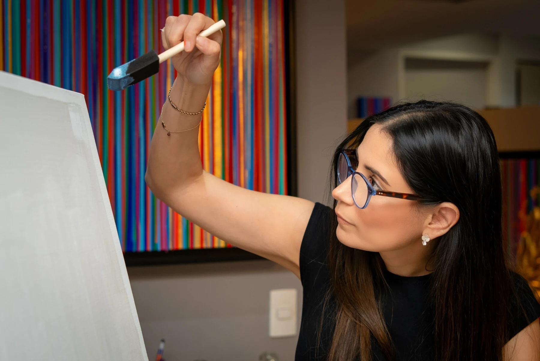 Un momento del proceso creativo de Olinka Domínguez